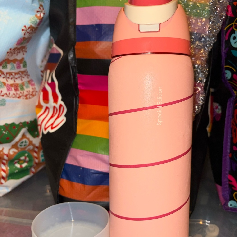 32oz Candy Cane Owala
